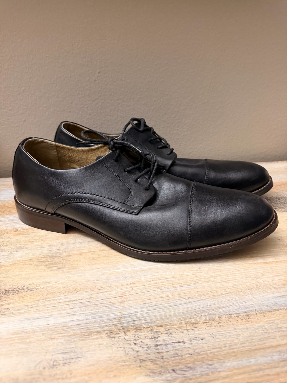 Stafford Black Leather Cap-Toe Derby Dress Shoes